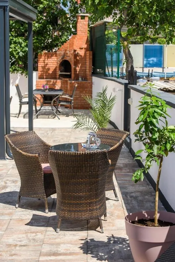 Apartment In Okrug Gornji With Sea View, Terrace, Air Conditioning, Wifi 5134-4 Trogir